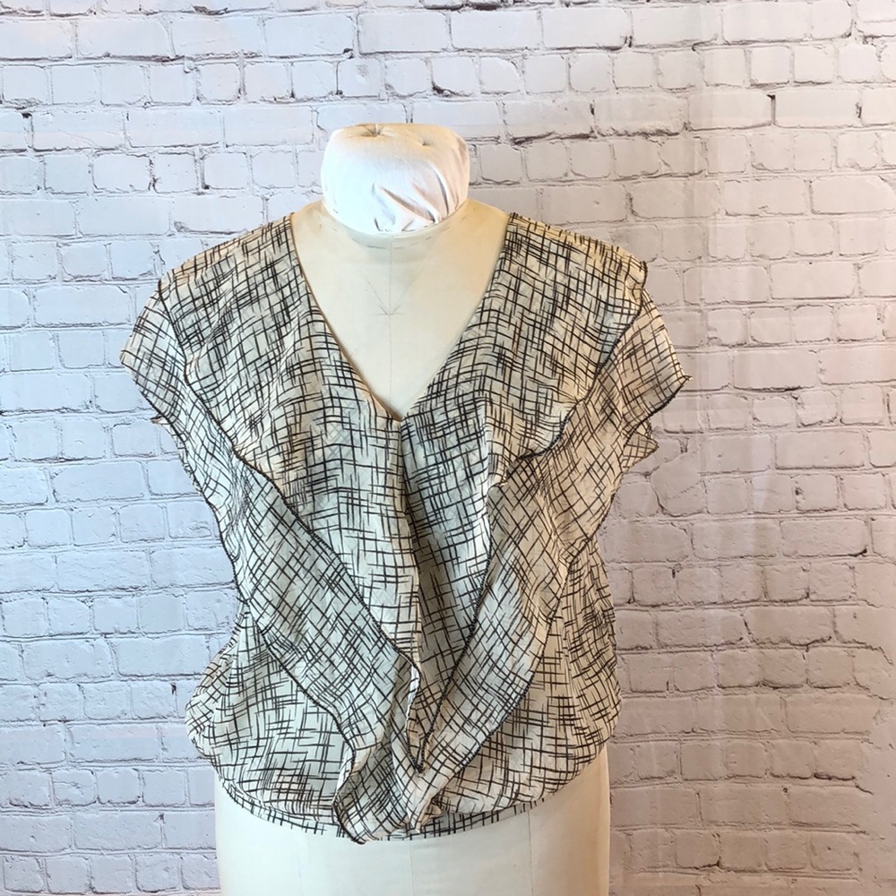 NWT Sophie Max V-neck Tiered Short Sleeve Blouse Top Medium